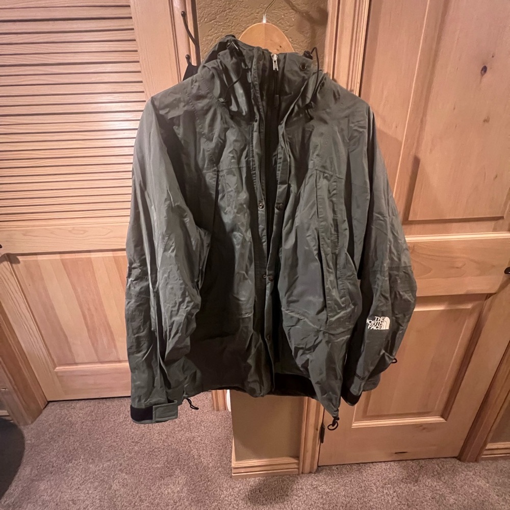 North Face GoreTex Jacket from the 90’s XL